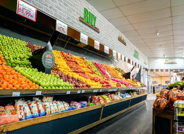 Fresh Produce store Skippy, wide range of fresh fruits and healthy fast food